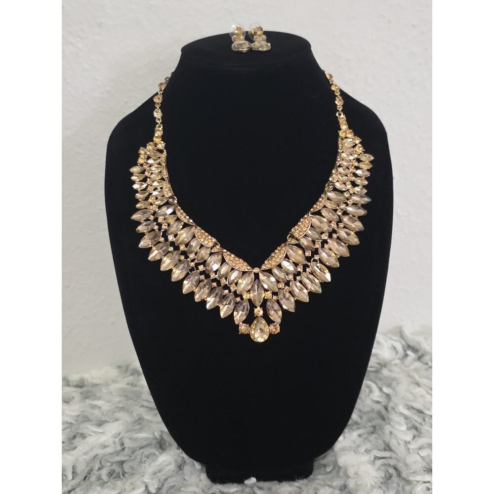 Fancy Glamorous Statement Bib Necklace & Earrings Set Champagne Glass Rhinestone